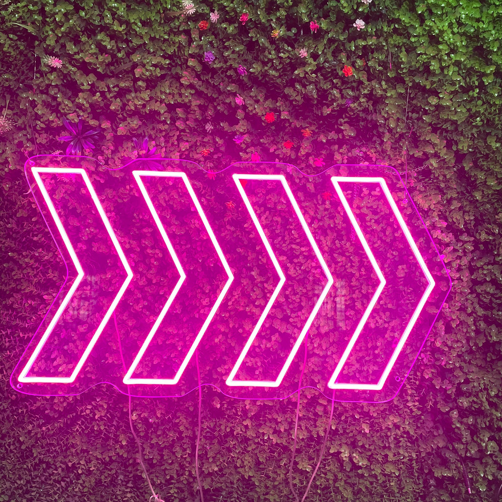 Gradient Flashing Arrow Neon Sign – Eye-Catching LED Directional Light for Bars, Shops & Events