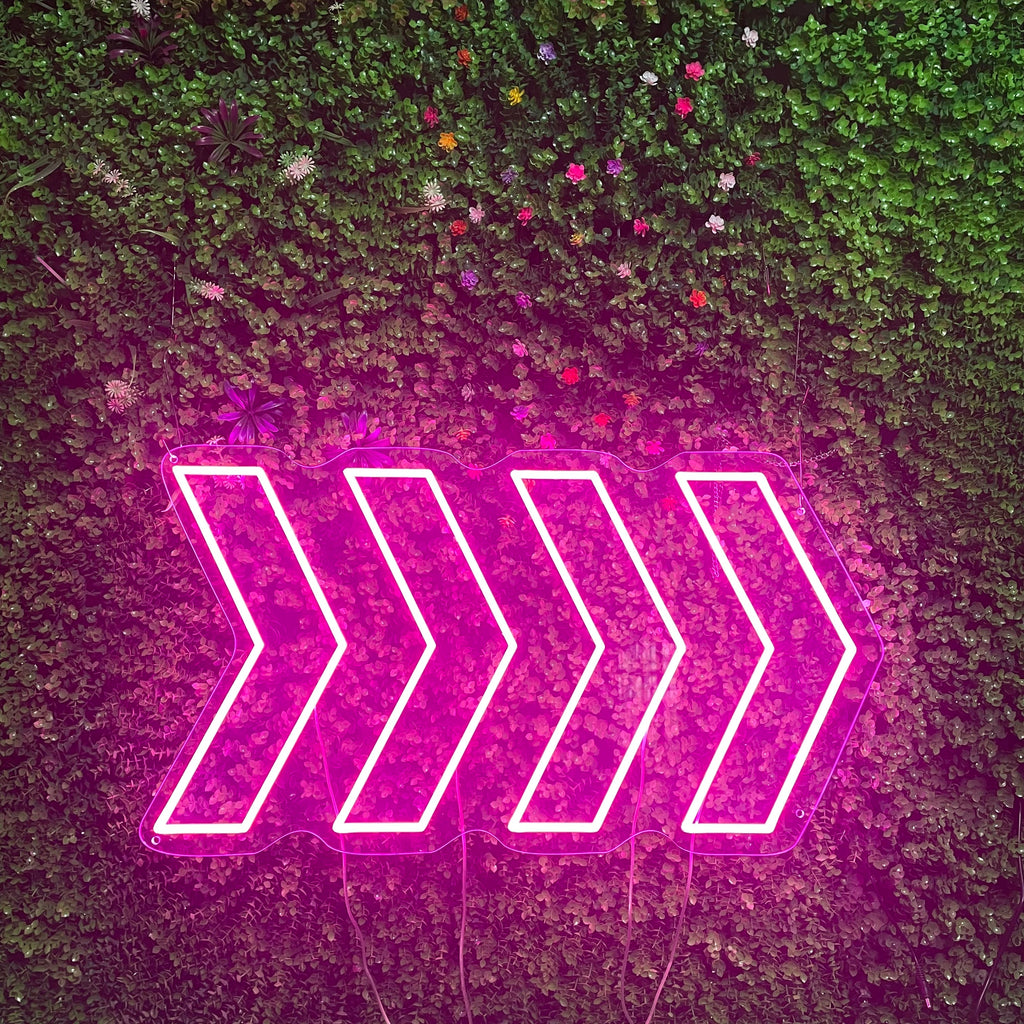 Gradient Flashing Arrow Neon Sign – Eye-Catching LED Directional Light for Bars, Shops & Events