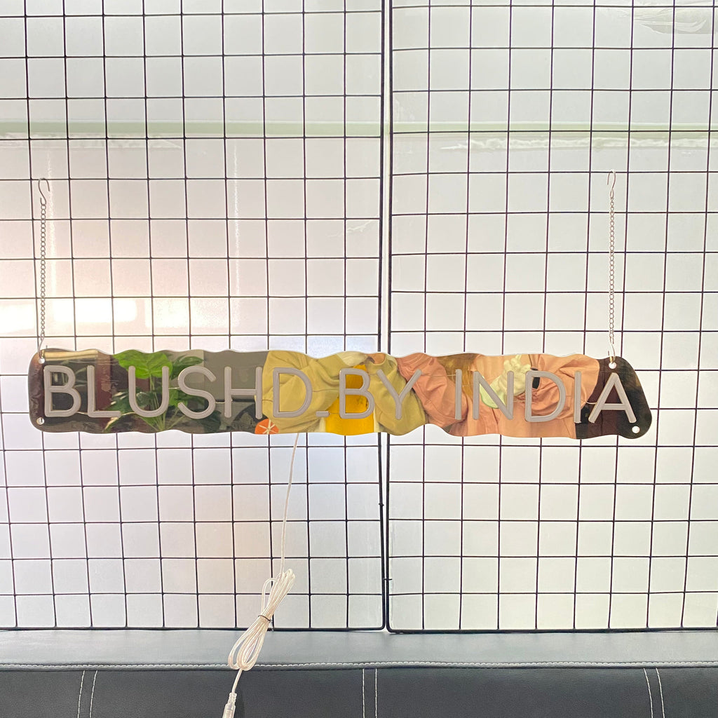 Gold Mirror Acrylic Neon Sign for Lip Blush Studio – Elegant LED Lighted Signage for Beauty Professionals