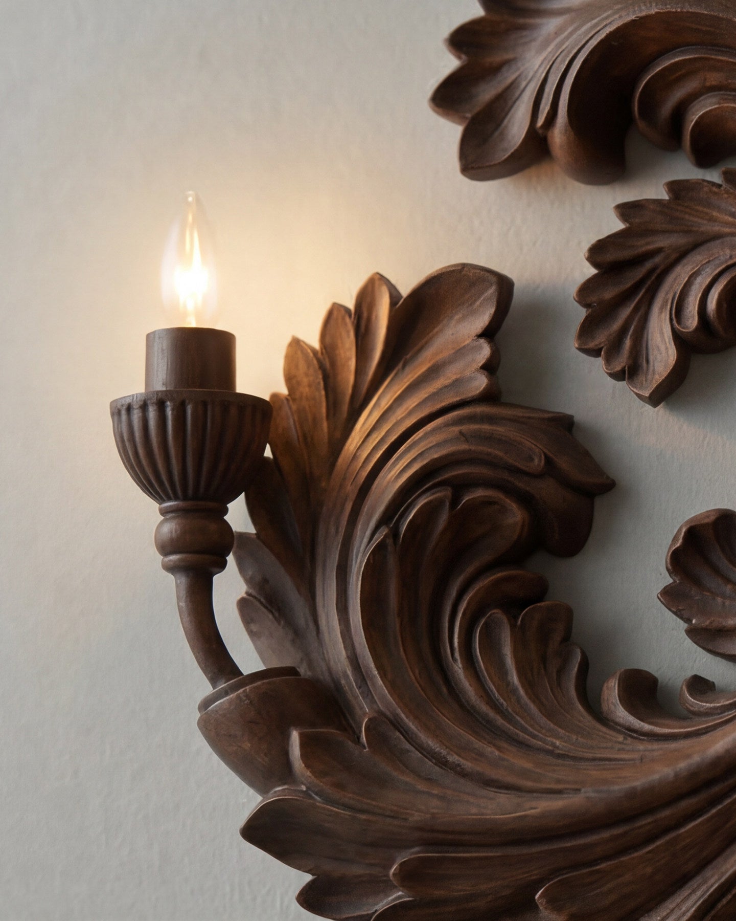 Acanthia Wall Sconce