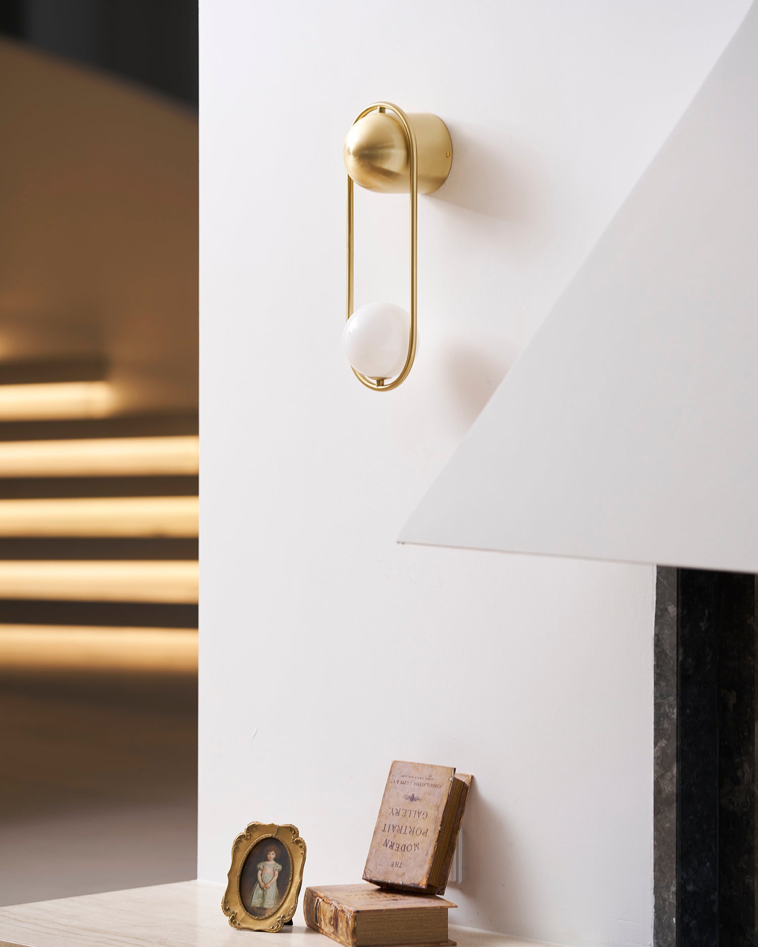 Alaynia Globe Wall Lamp