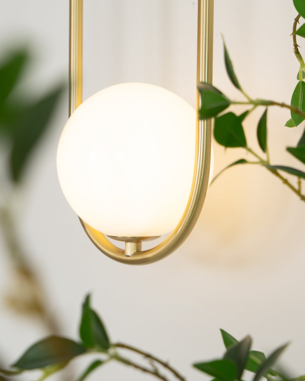 Alaynia Globe Wall Lamp