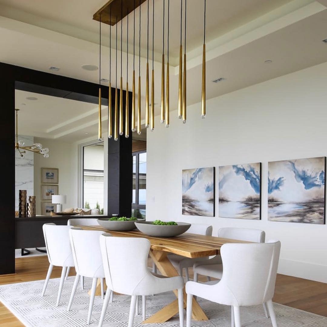 Renaie Loog Chandelier