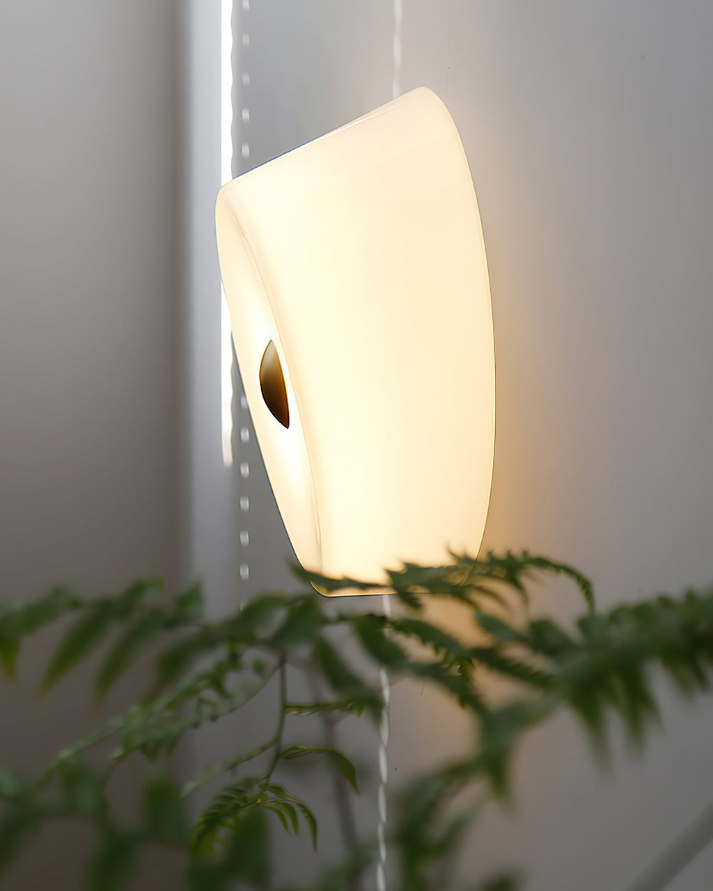 Ben Glass Wall Lamp