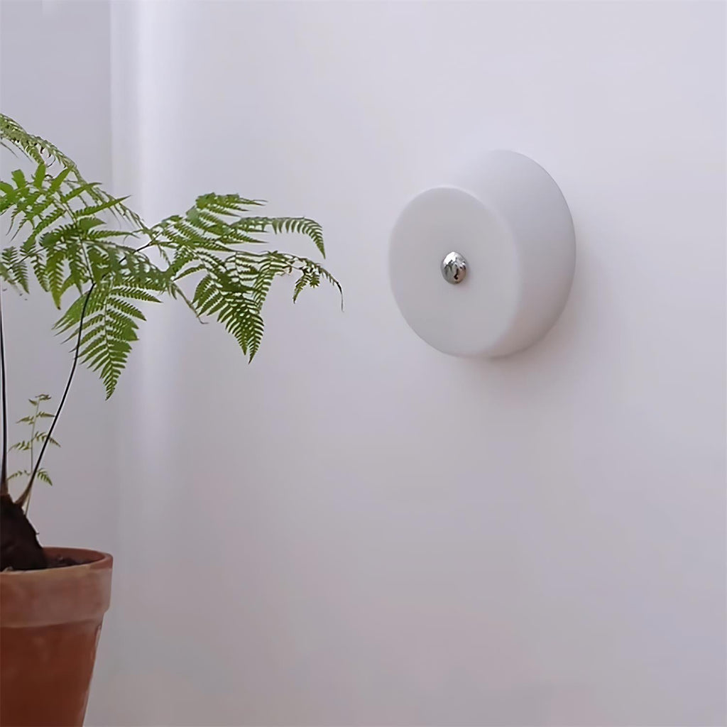 Ben Glass Wall Lamp
