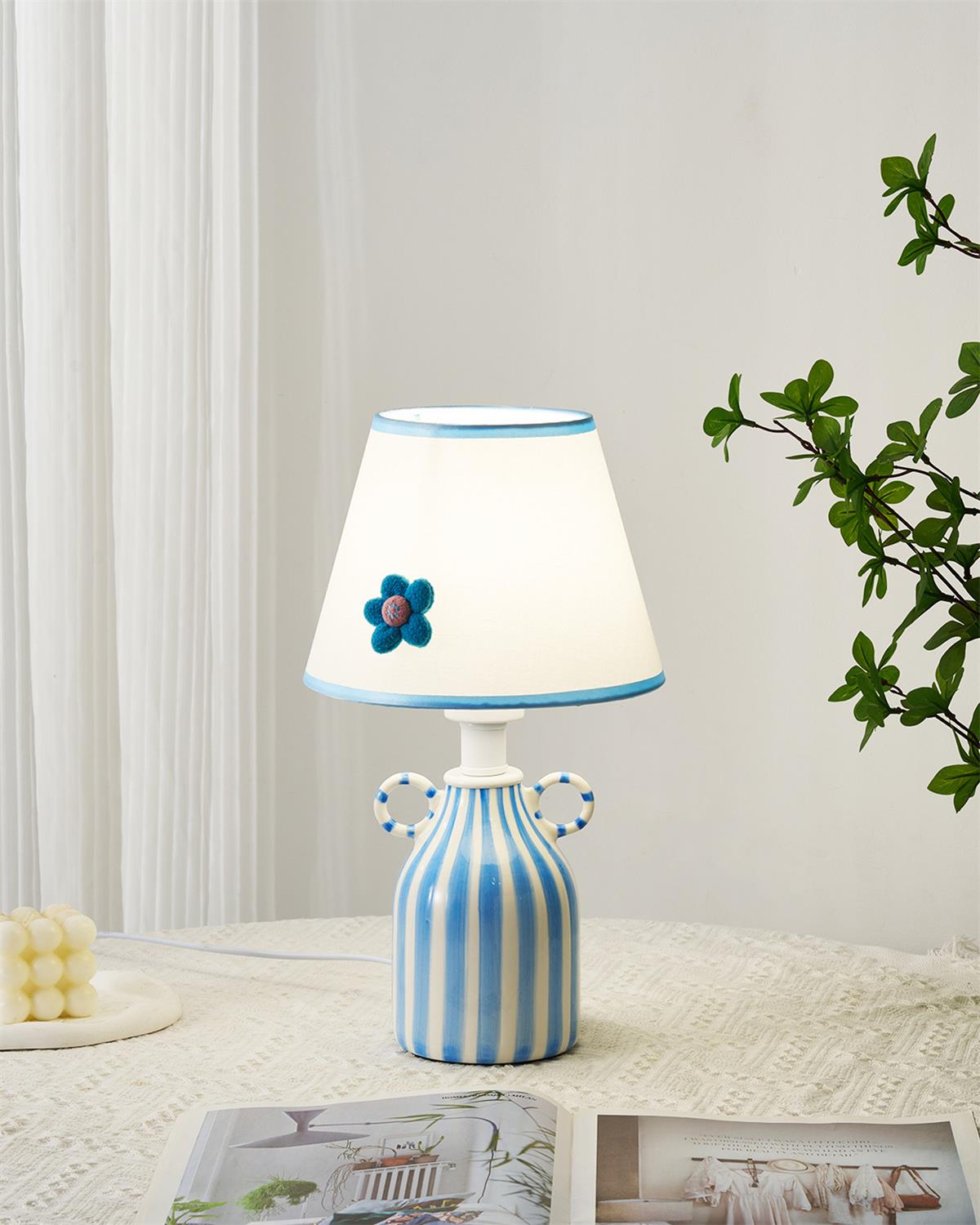 Blumelo Table Lamp