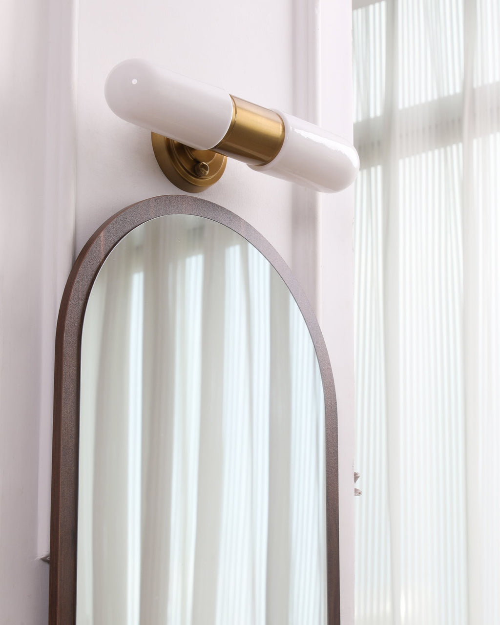 Calvero Wall Lamp