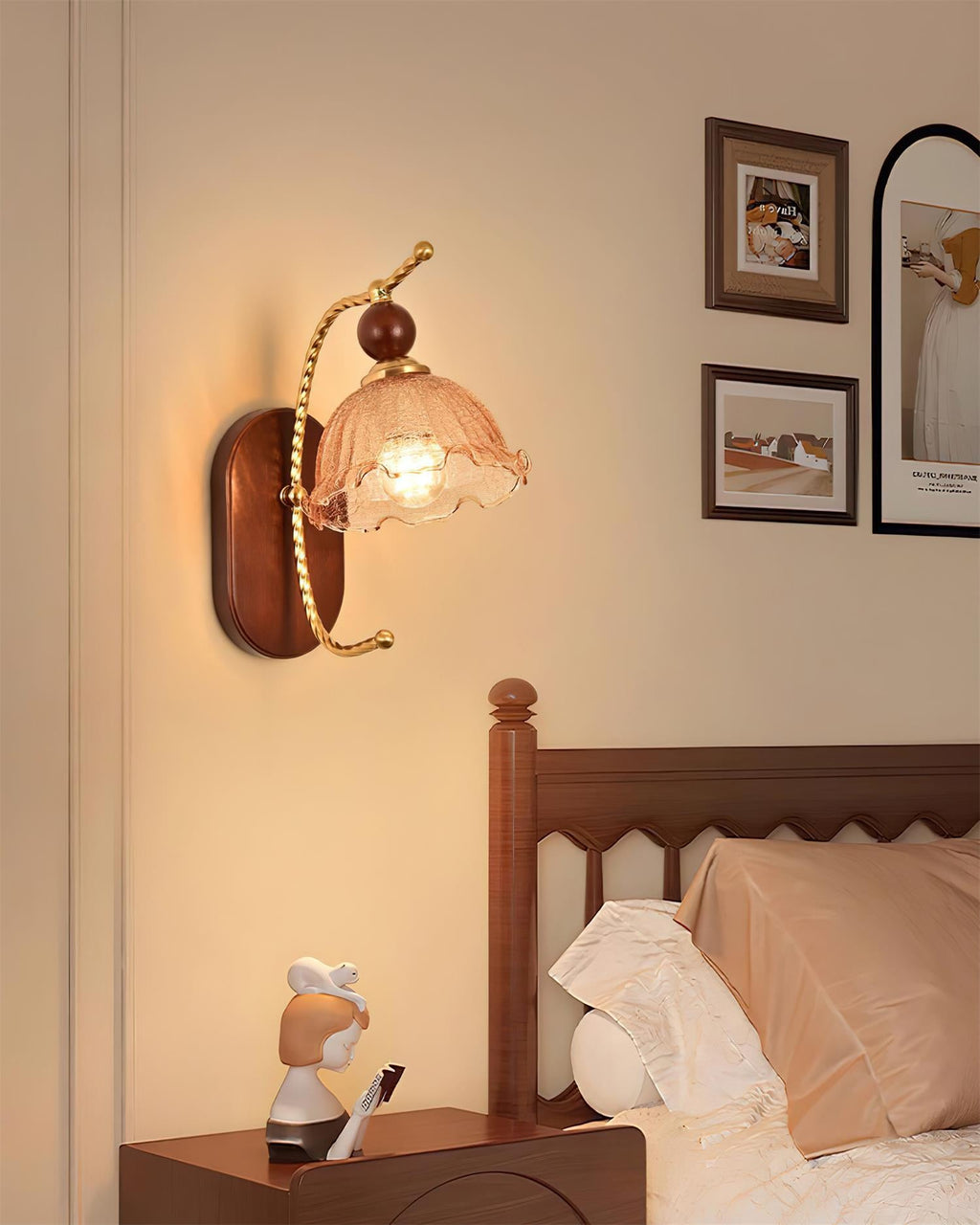 Calyx Wall Lamp