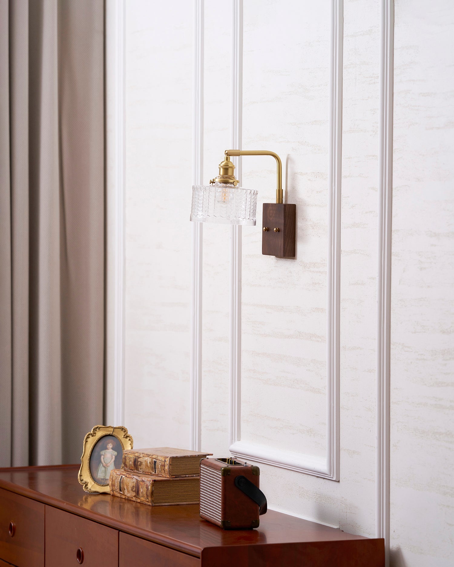 Cavella Wall Lamp