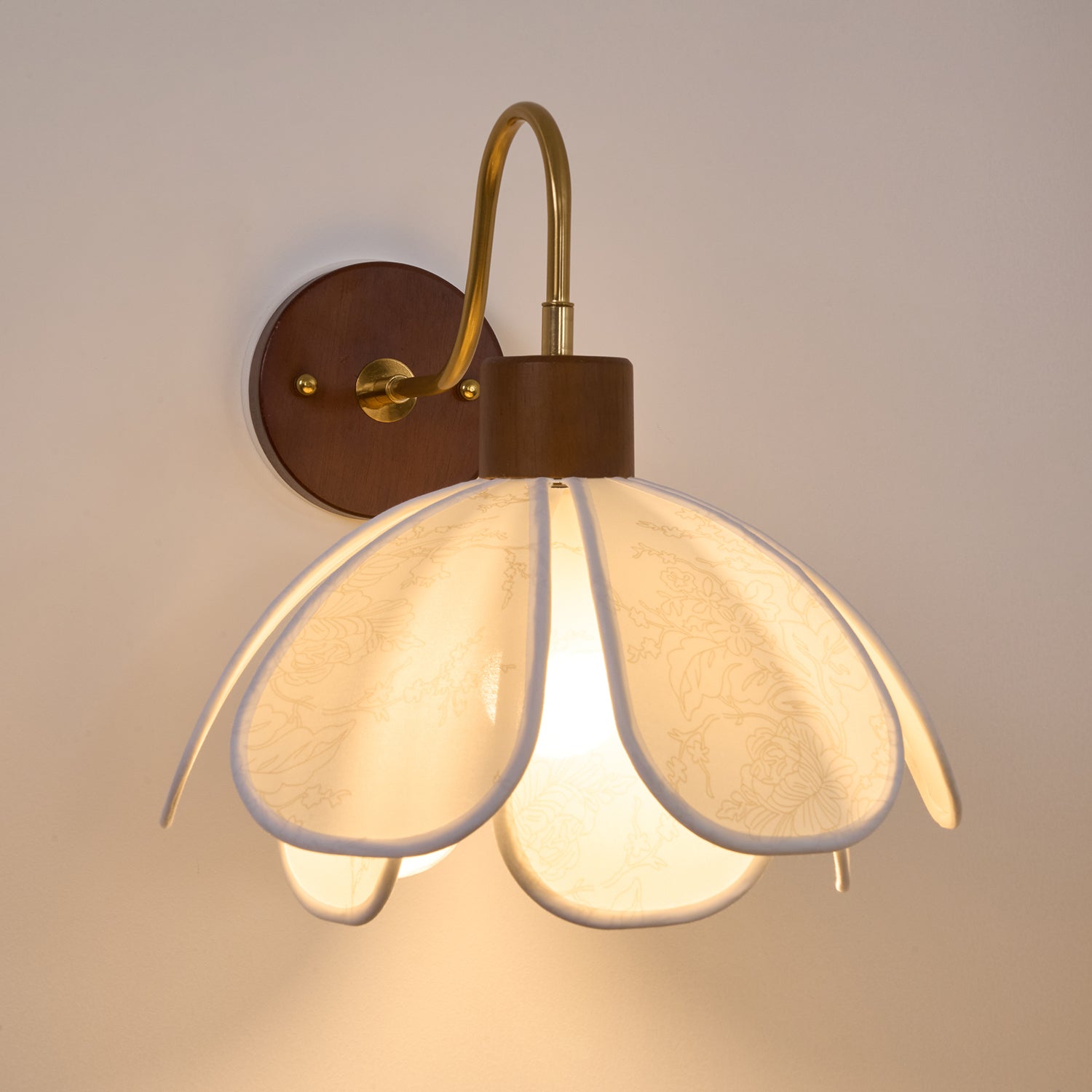 Ciena Petal Wall Light