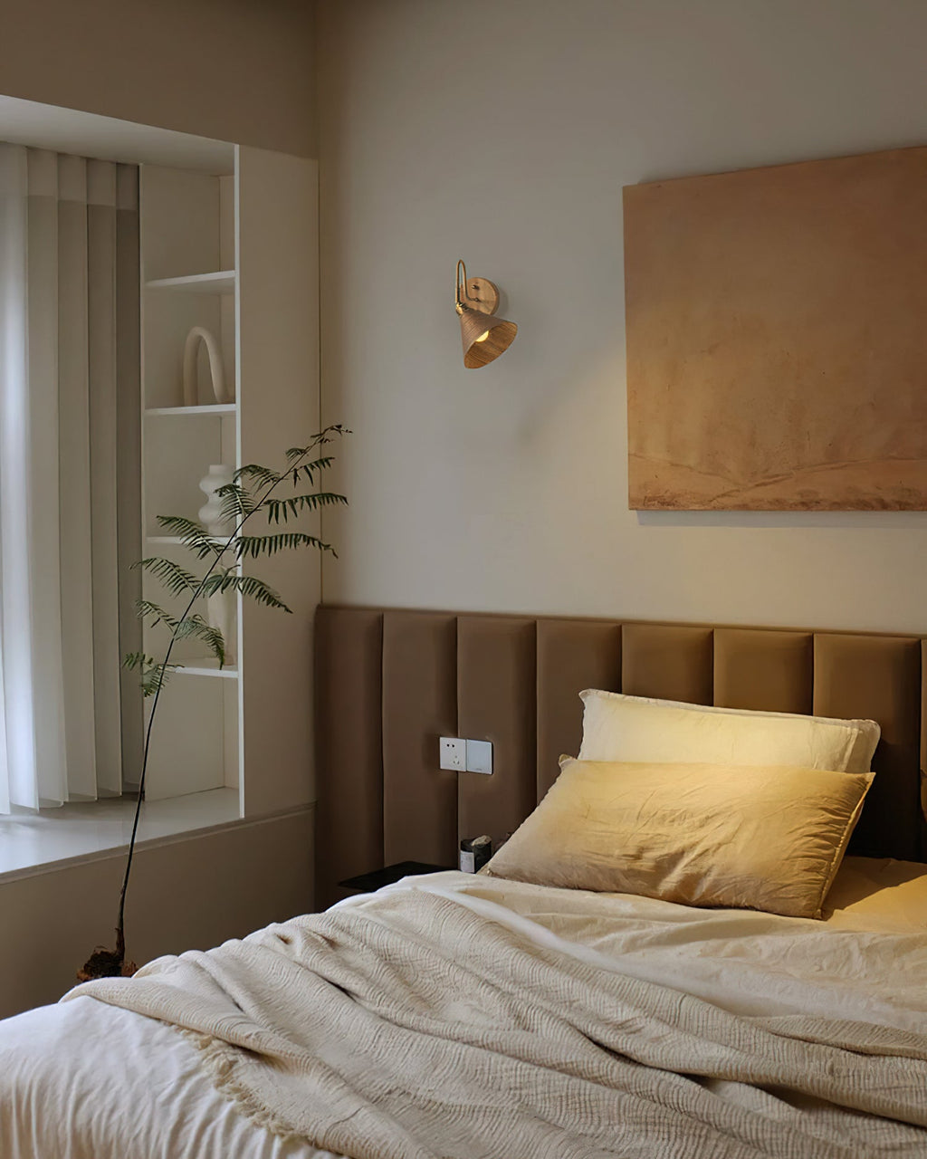 Conira Wall Lamp