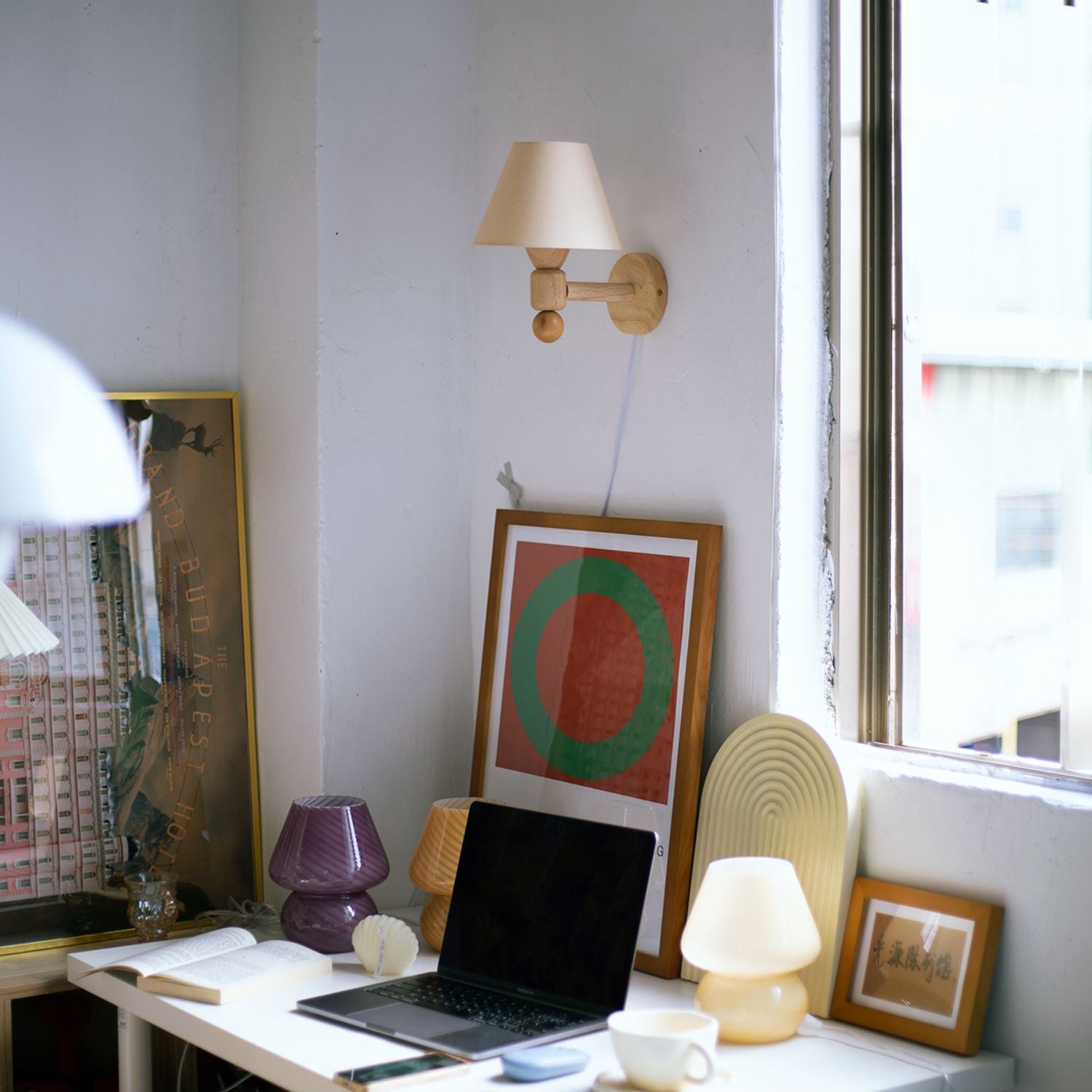 Contrast Wall Lamp