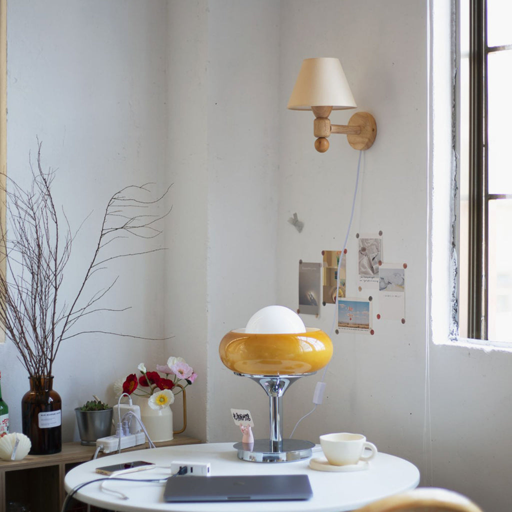 Contrast Wall Lamp