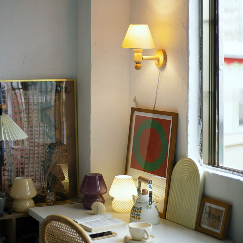 Contrast Wall Lamp
