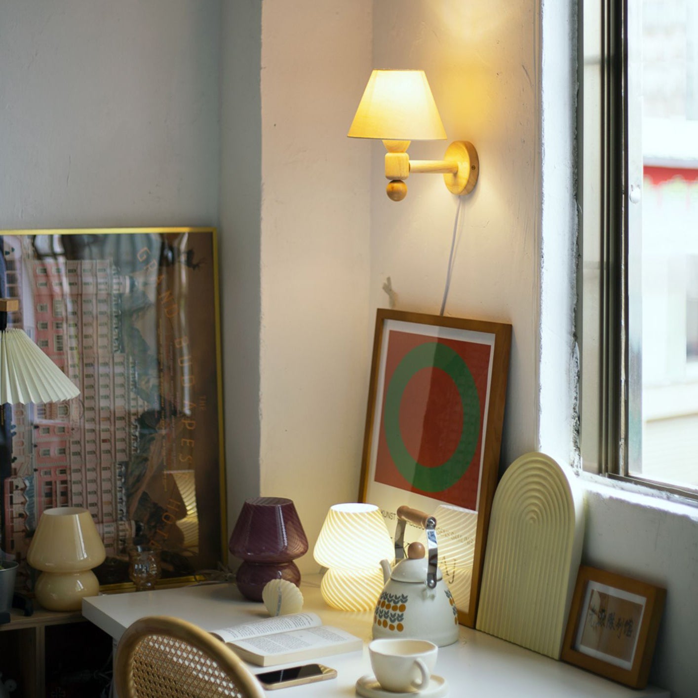 Contrast Wall Lamp