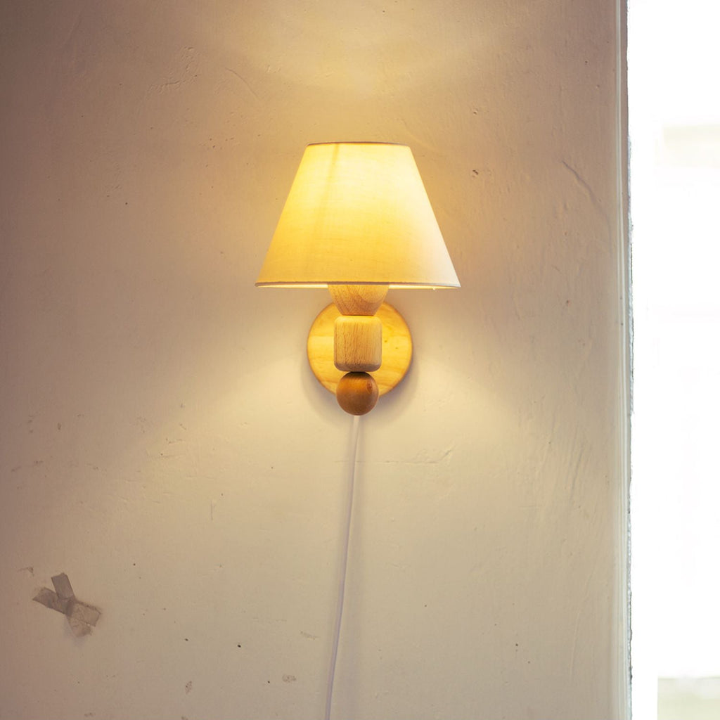 Contrast Wall Lamp