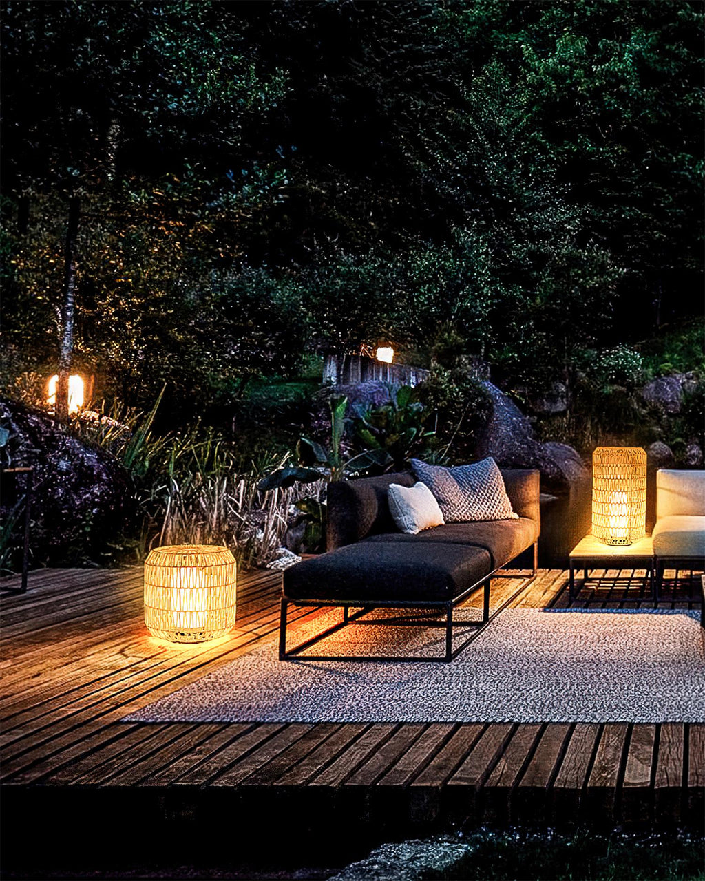 Danya Outdoor Lamp