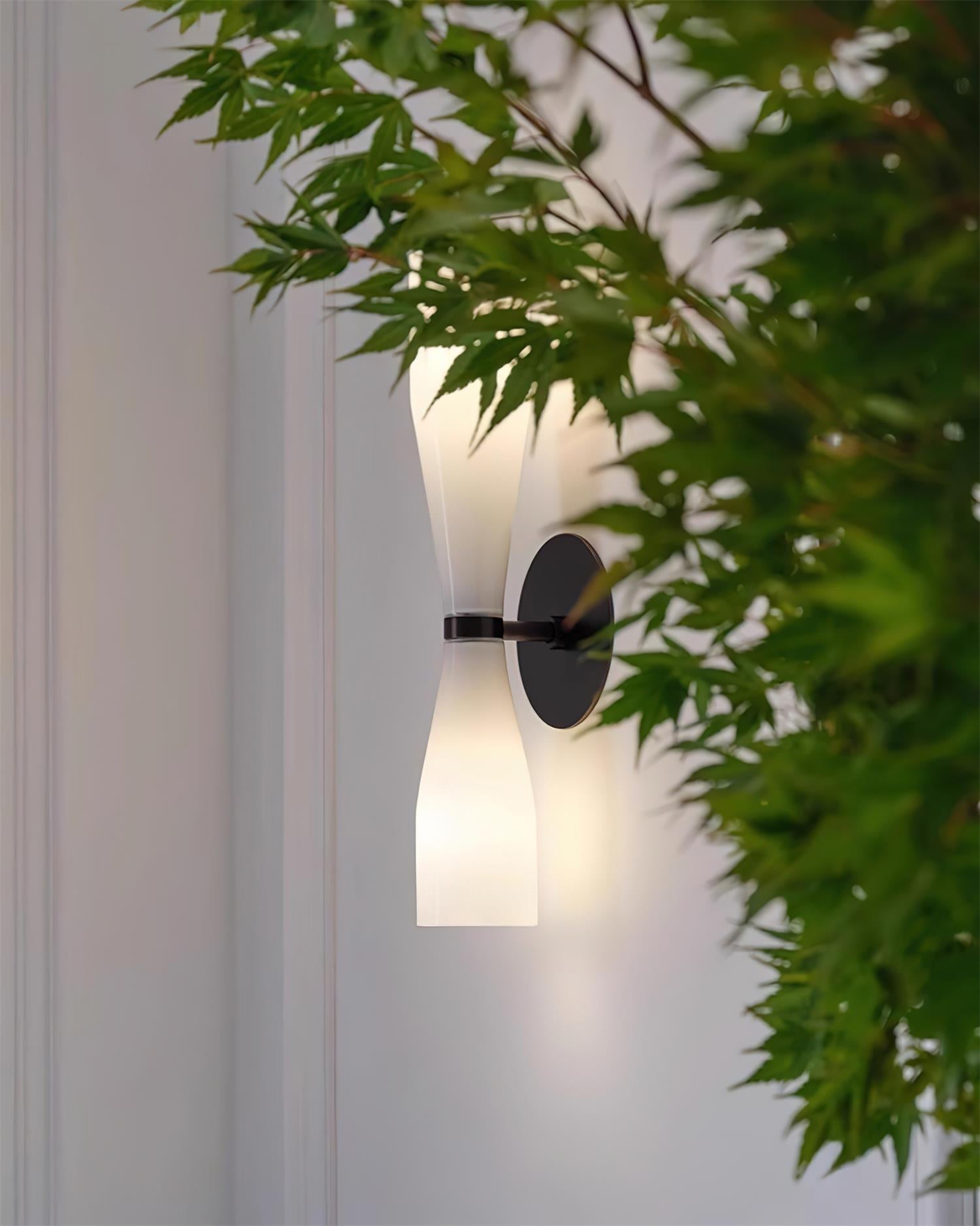 Diora Wall Lamp