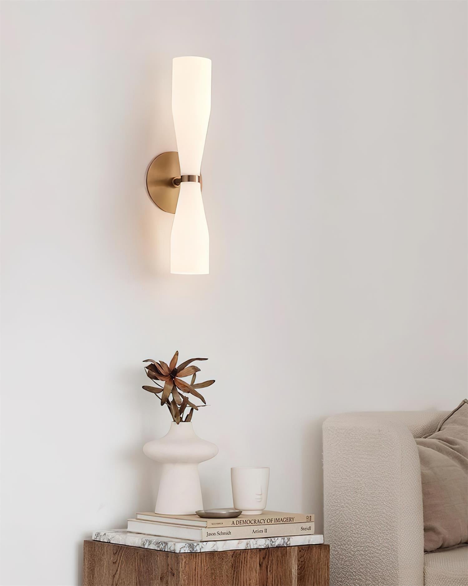 Diora Wall Lamp