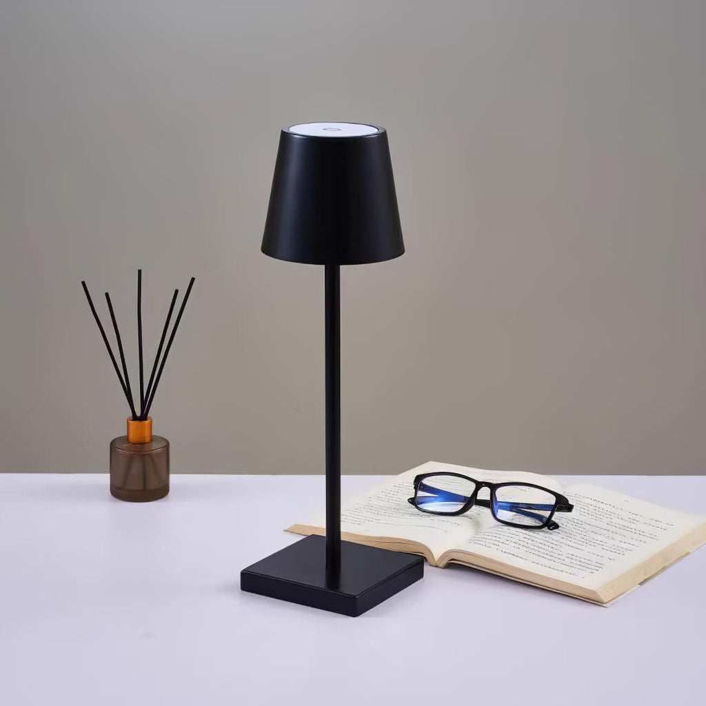 Doku Table Lamp