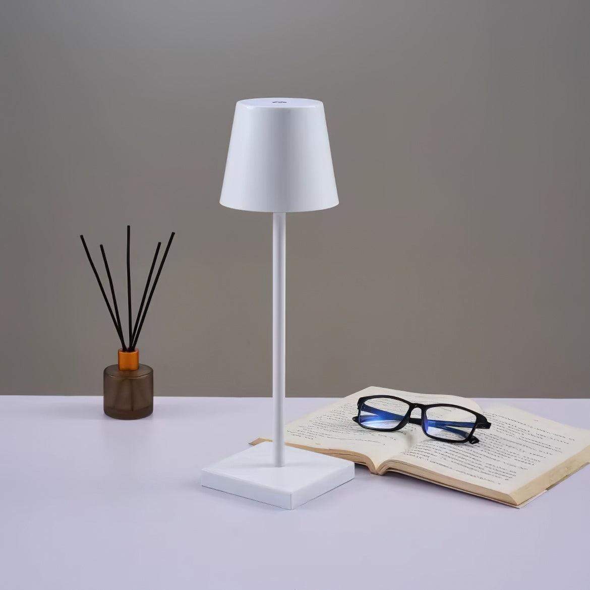 Doku Table Lamp