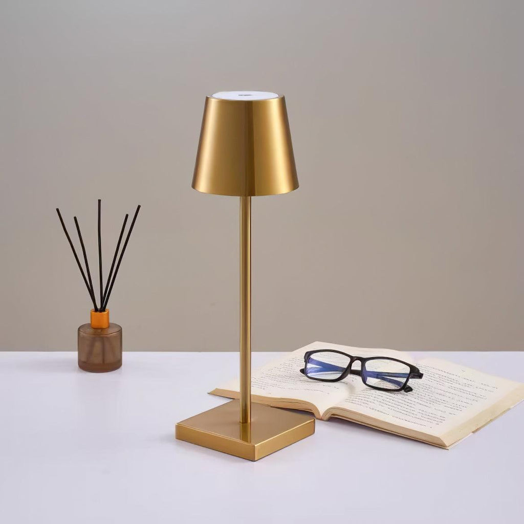 Doku Table Lamp