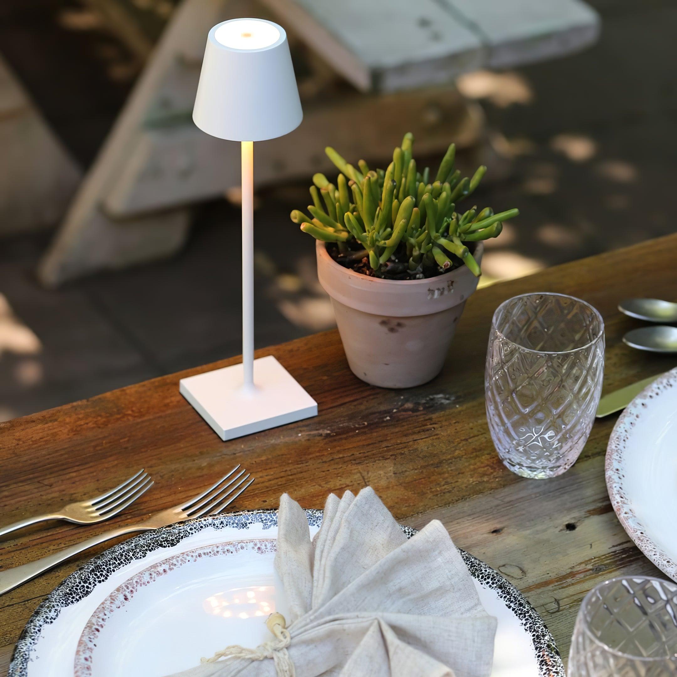 Doku Table Lamp