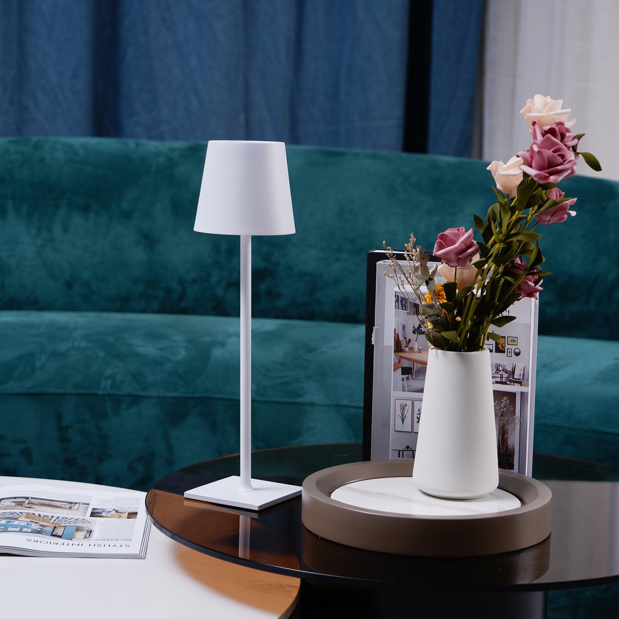 Doku Table Lamp