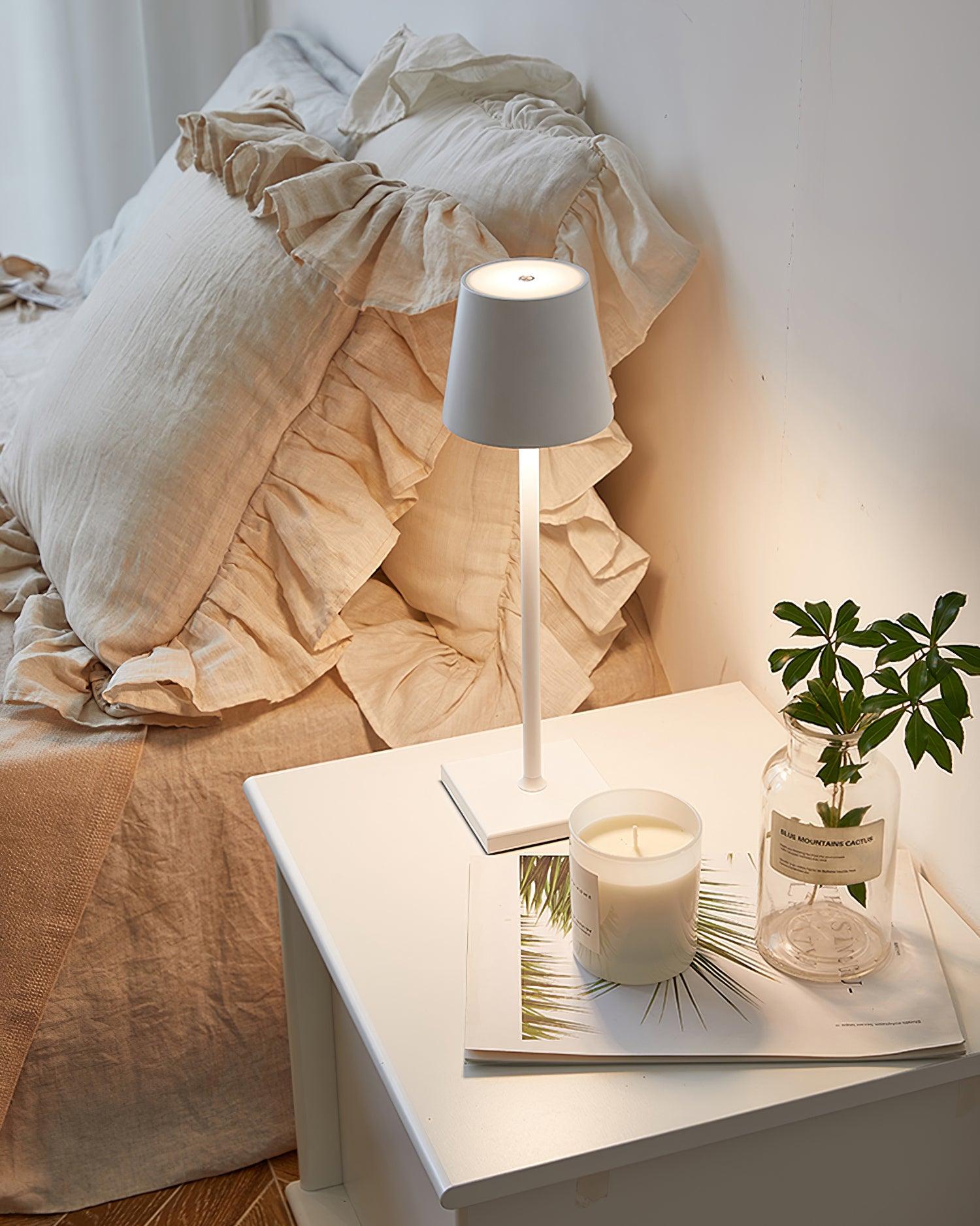 Doku Table Lamp