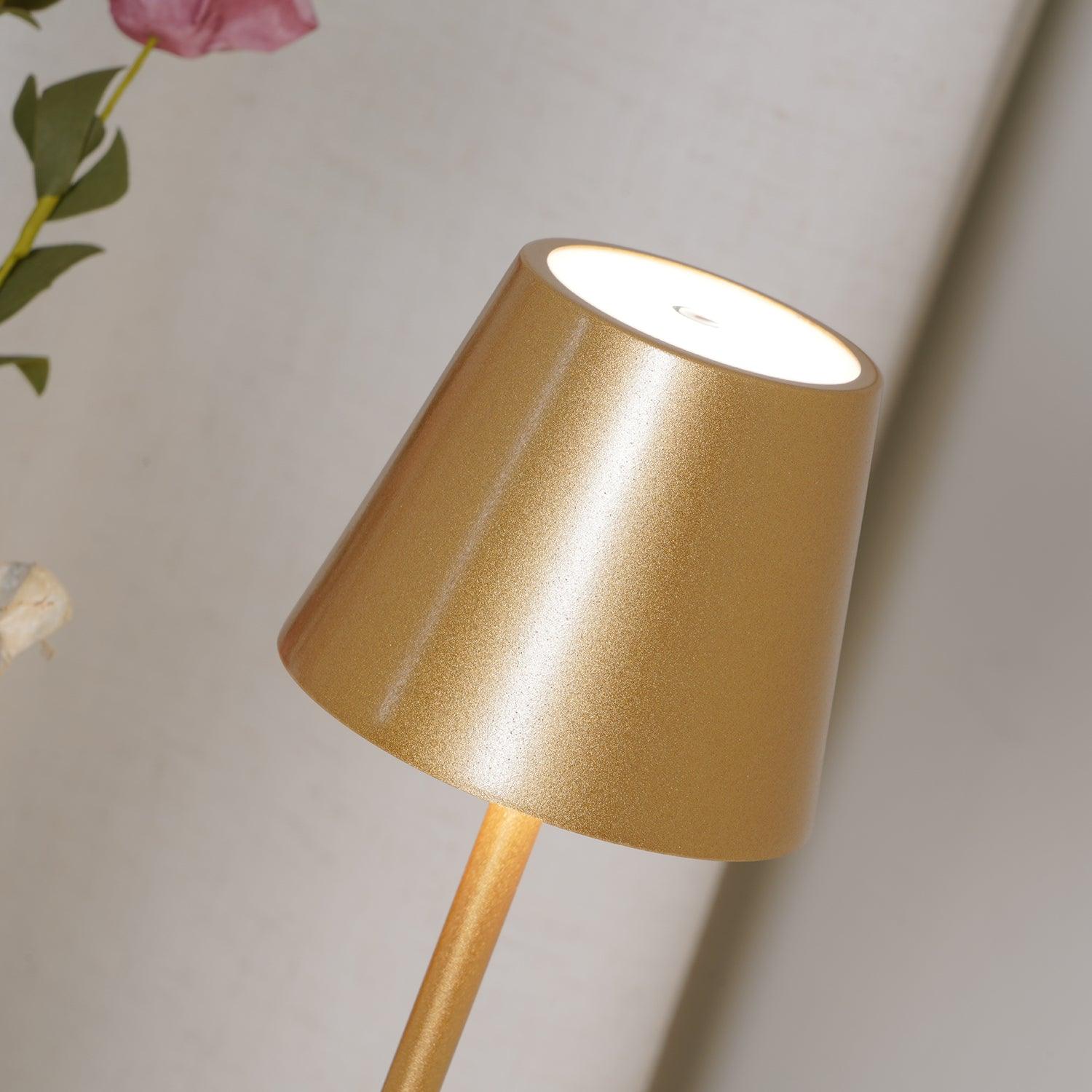 Doku Table Lamp