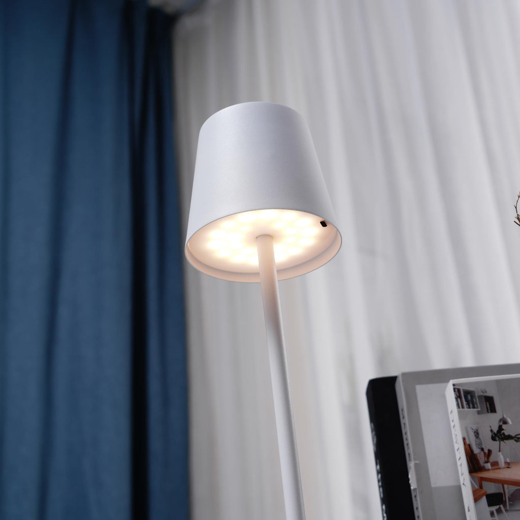 Doku Table Lamp