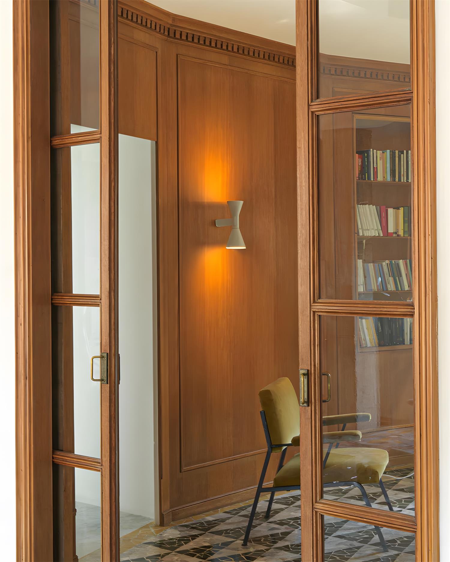 Dual Focus Wall Lamp