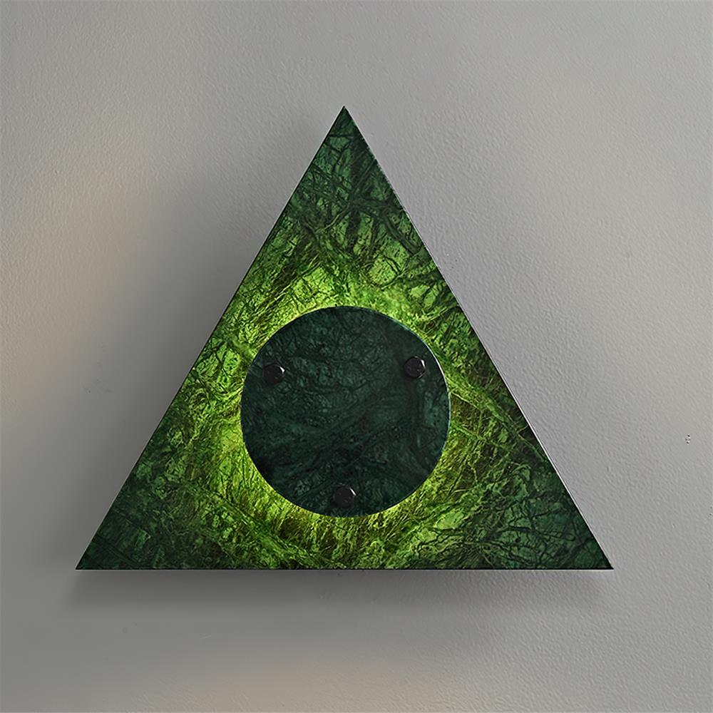 Emertria Wall Lamp
