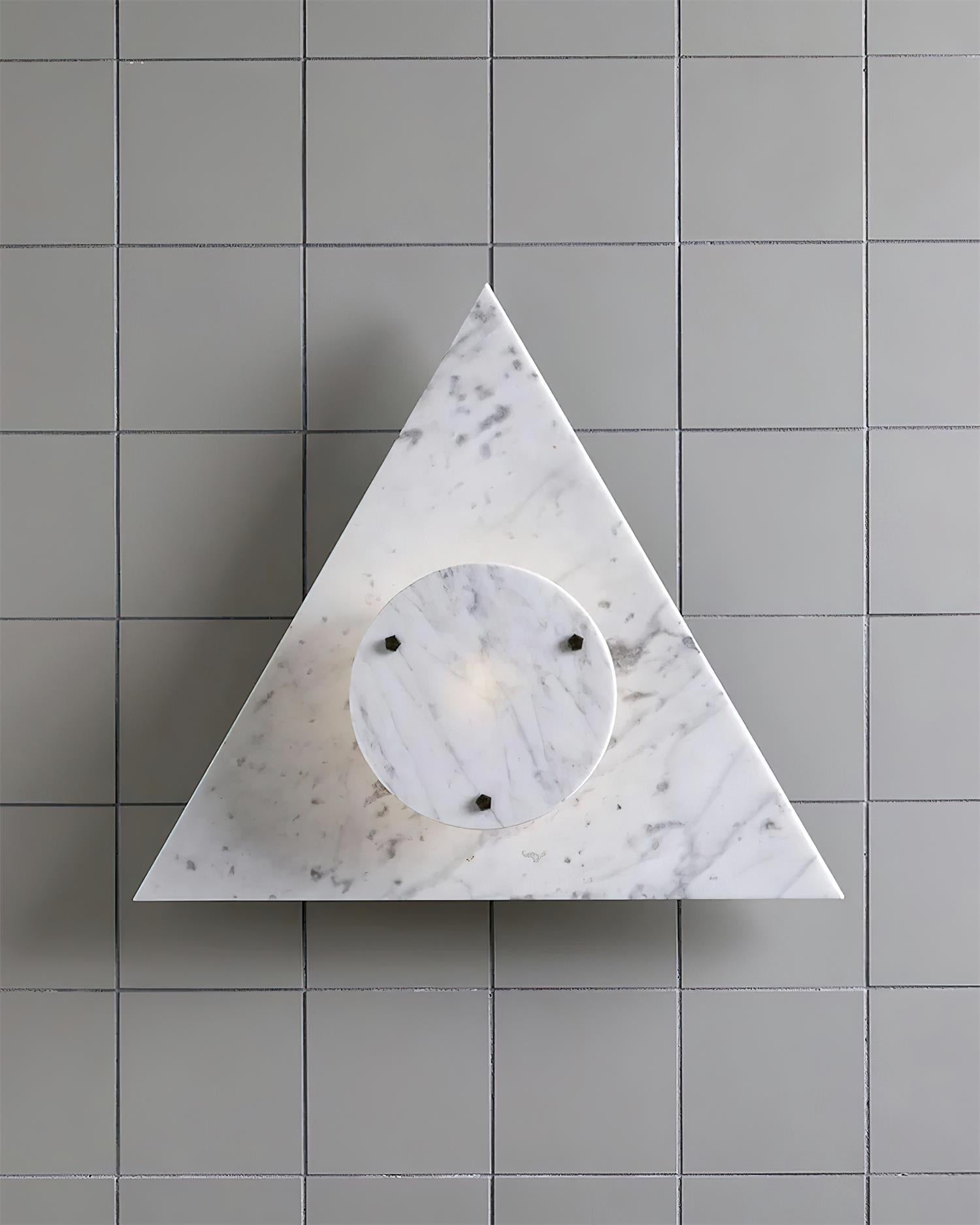 Emertria Wall Lamp