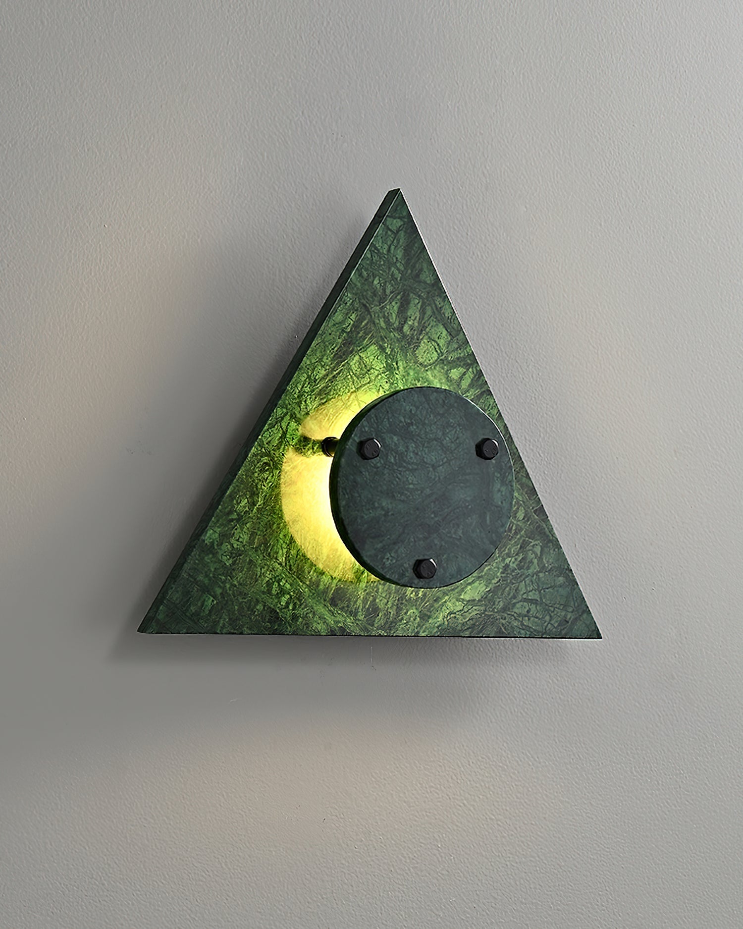 Emertria Wall Lamp