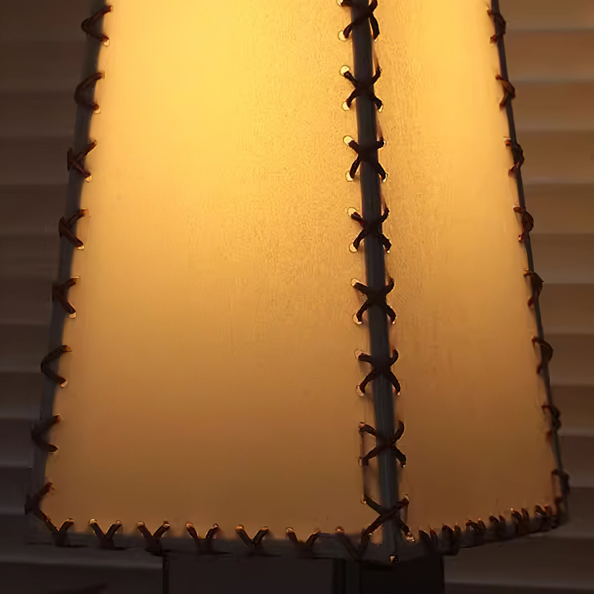 Estela Table Lamp