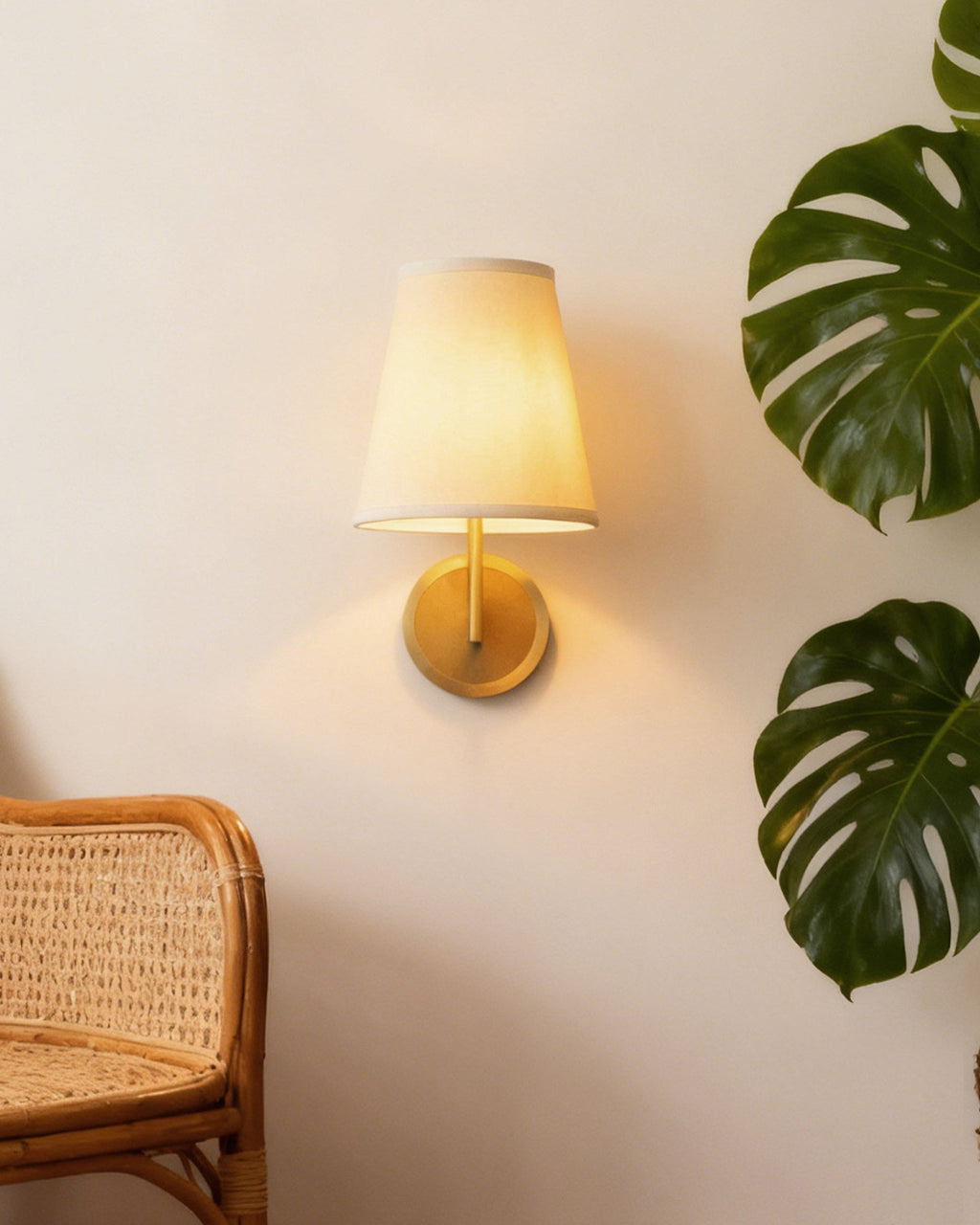 Ethereal Wall Lamp