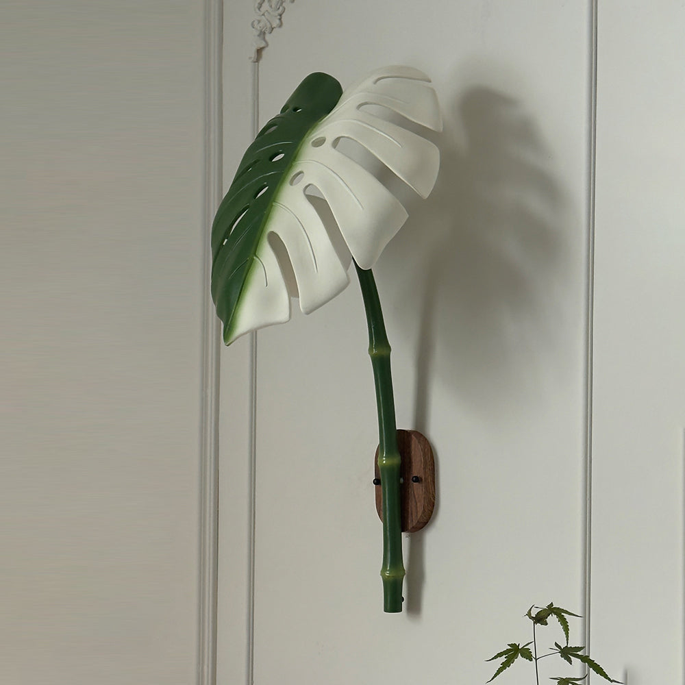 Folium Wall Lamp