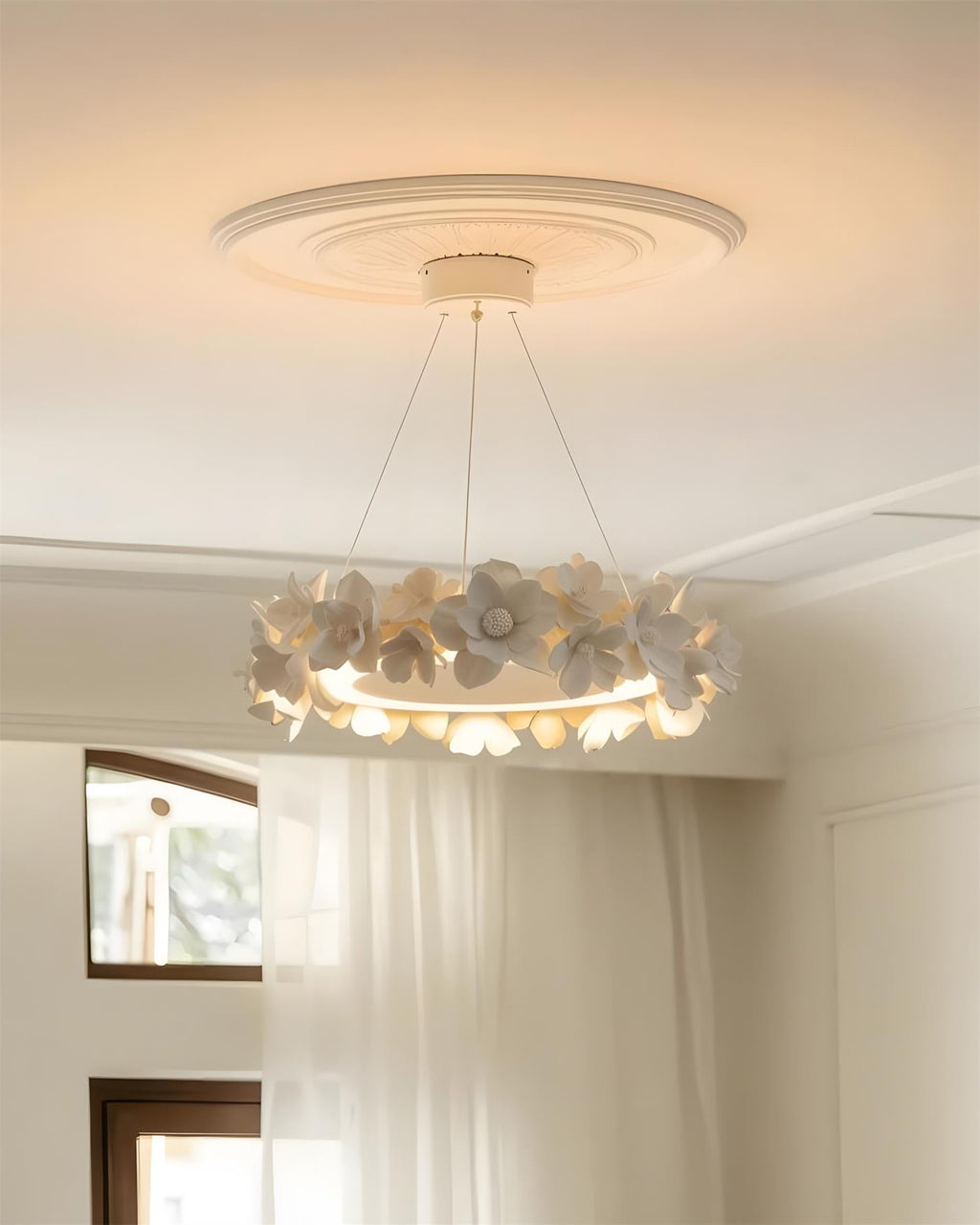 Gardenia Loop Chandelier