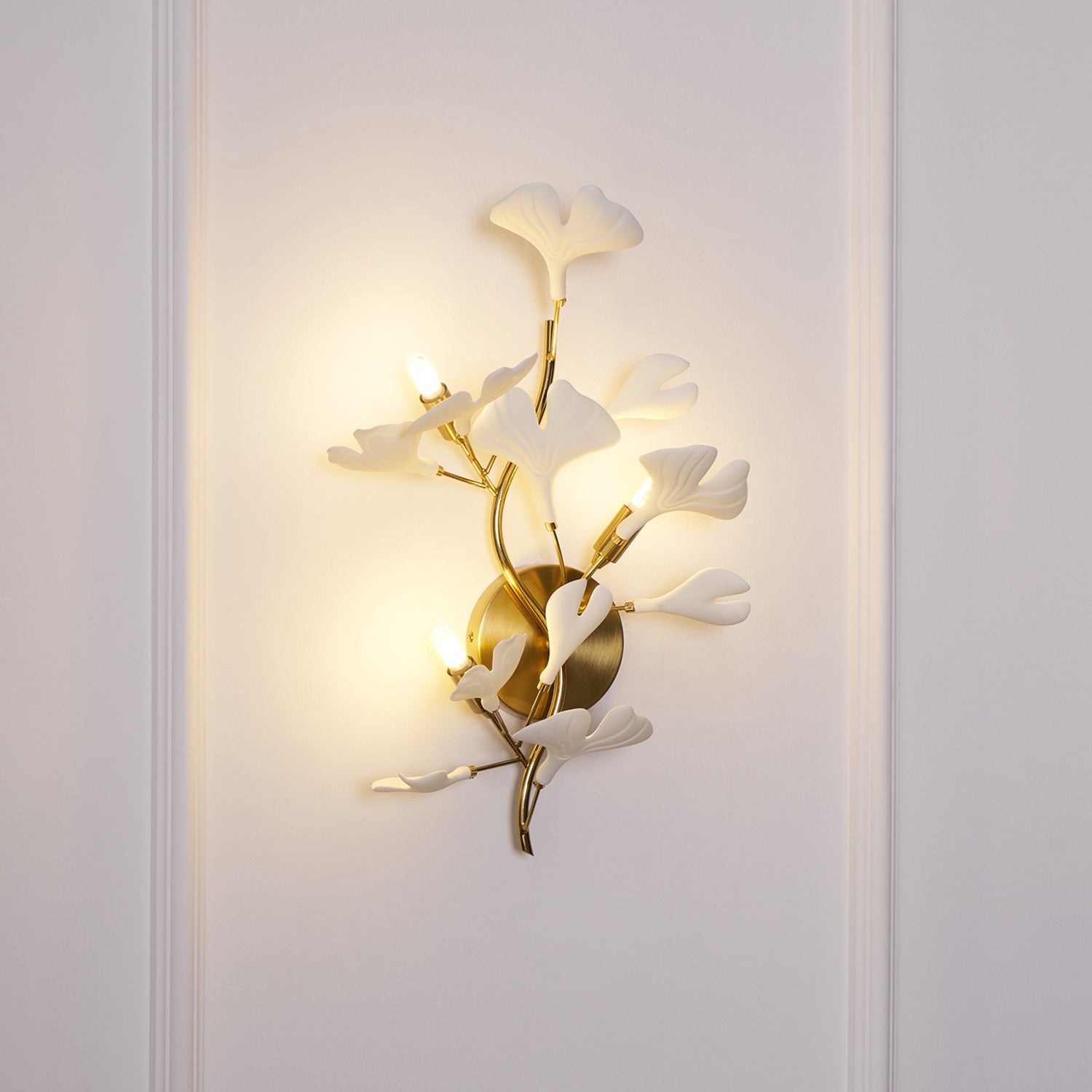 Gingko Sonia Wall Lamp