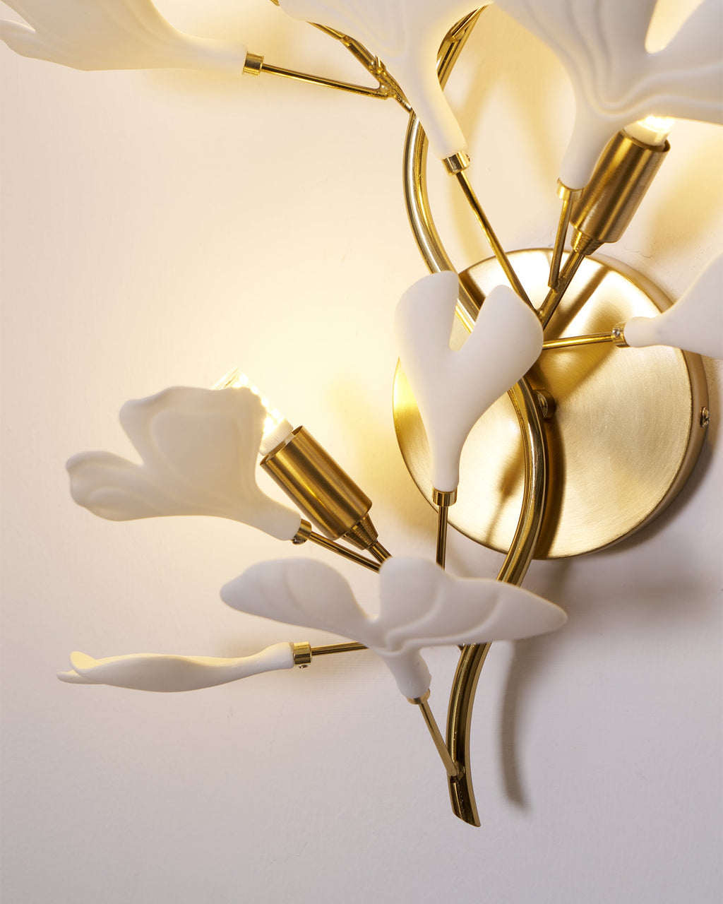 Gingko Sonia Wall Lamp