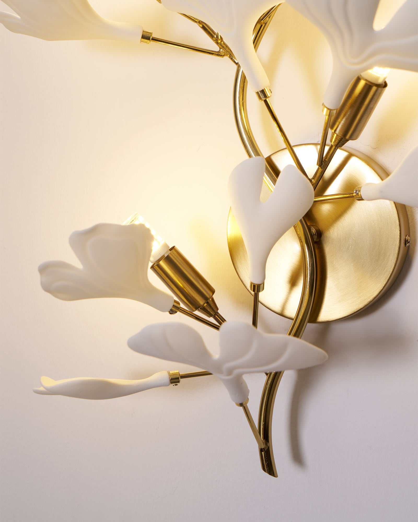 Gingko Sonia Wall Lamp