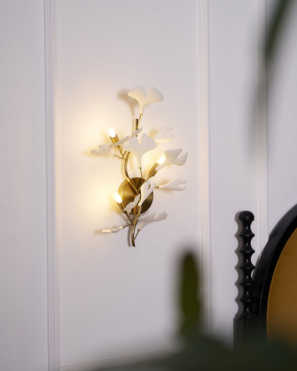 Gingko Sonia Wall Lamp