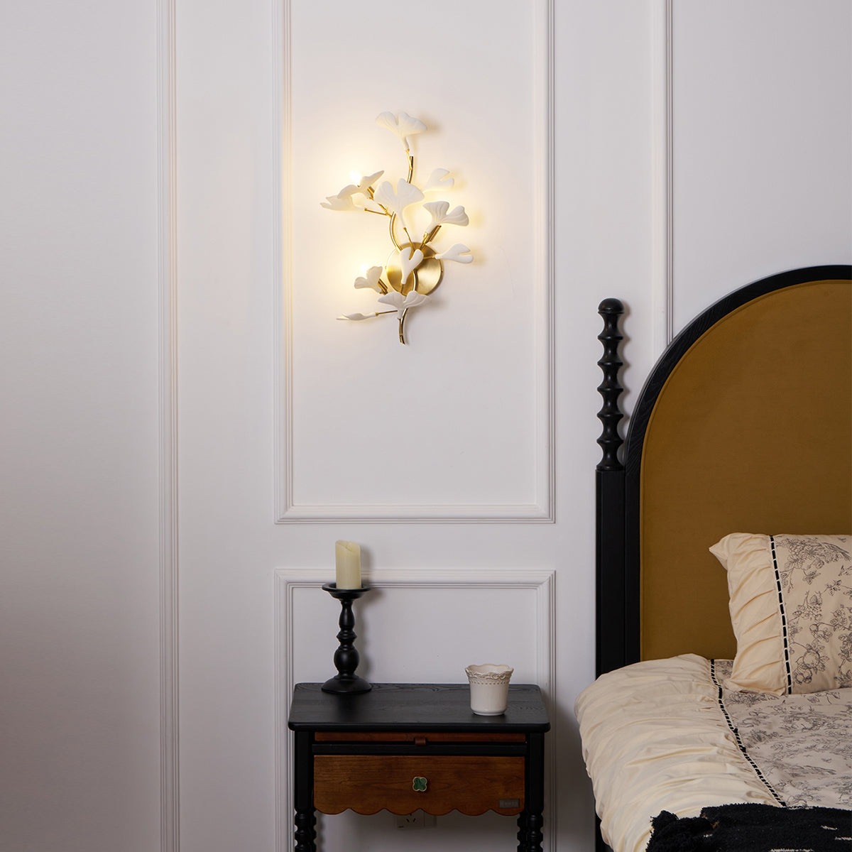 Gingko Sonia Wall Lamp