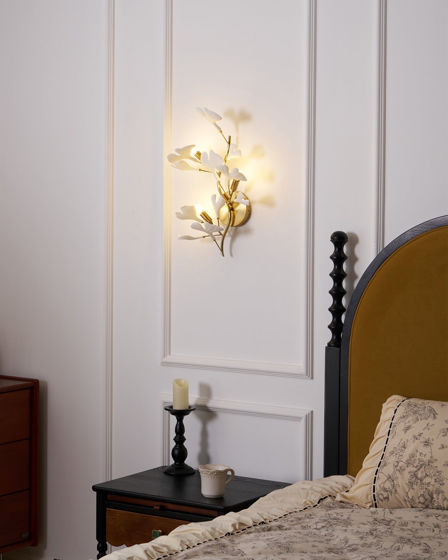 Gingko Sonia Wall Lamp