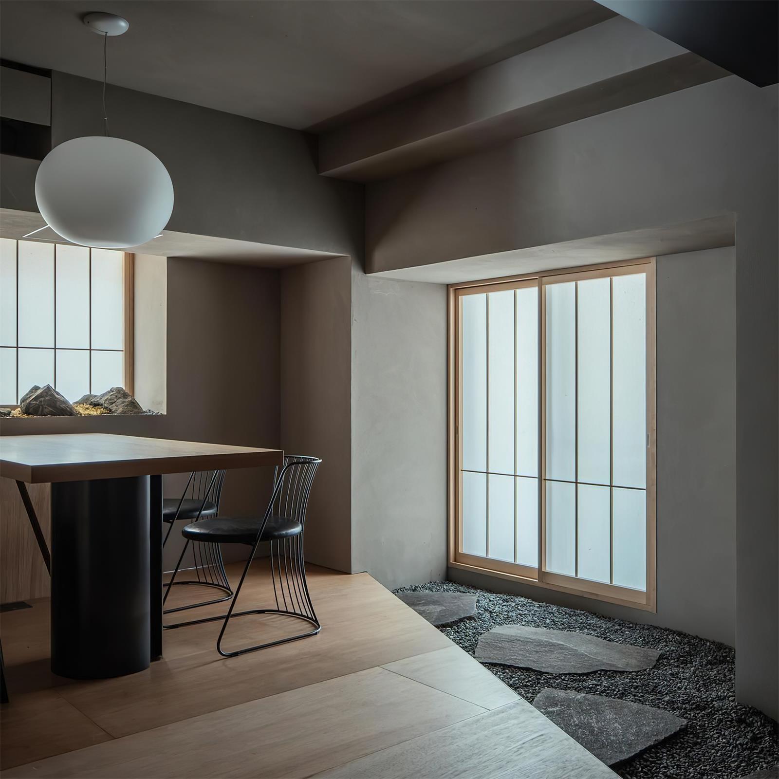 Gloating Pendant Lamp