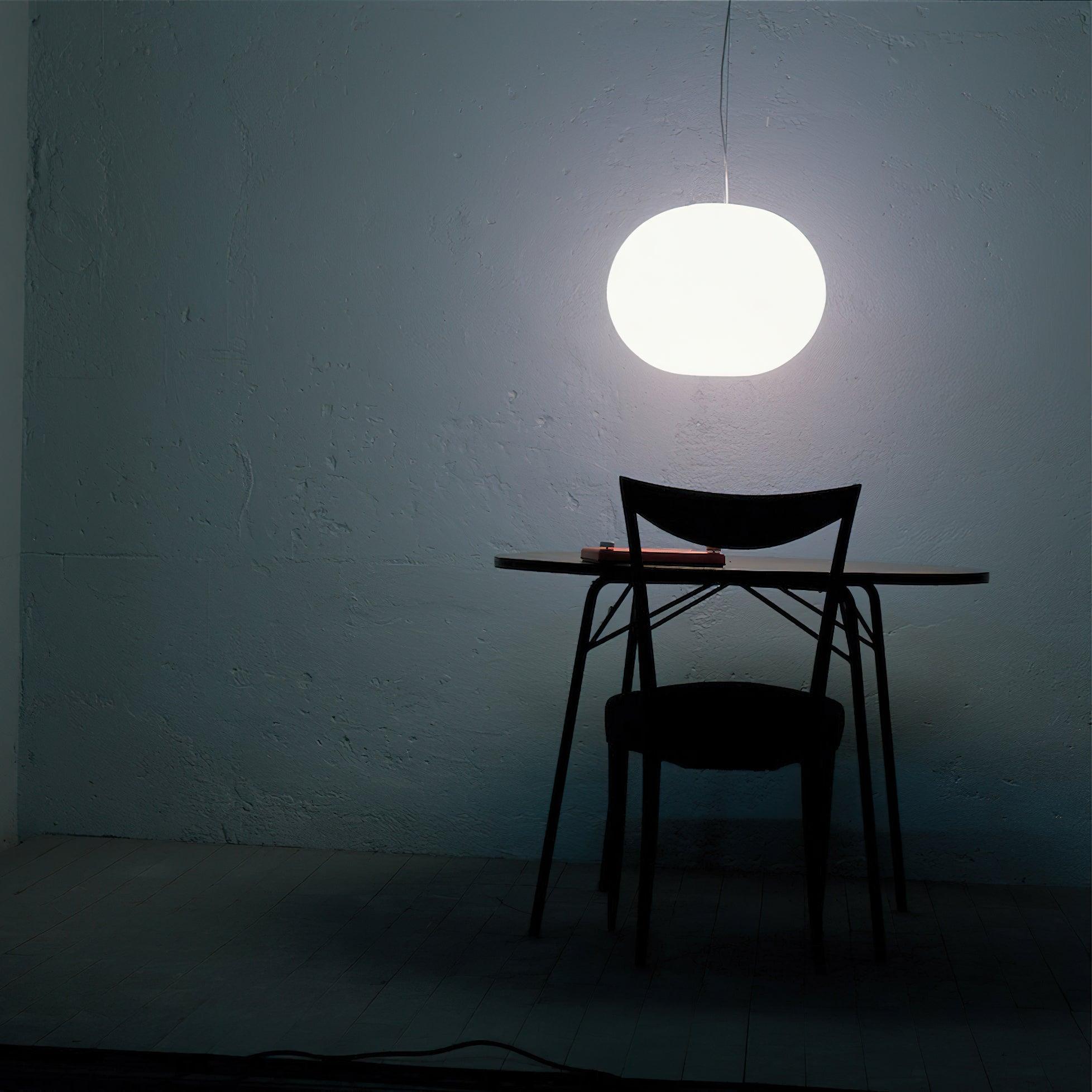 Gloating Pendant Lamp