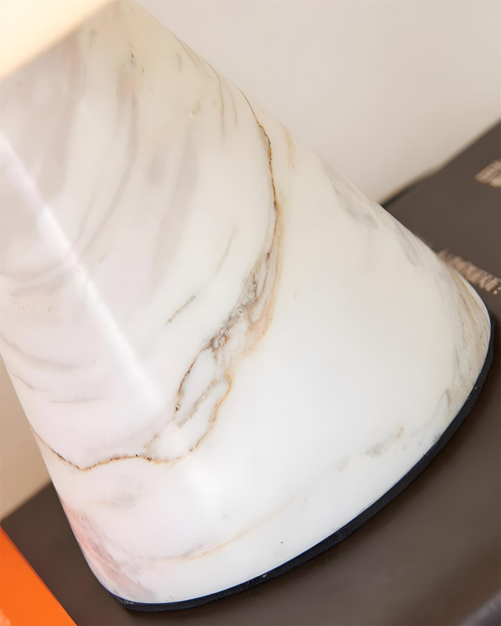 Glowra Table Lamp