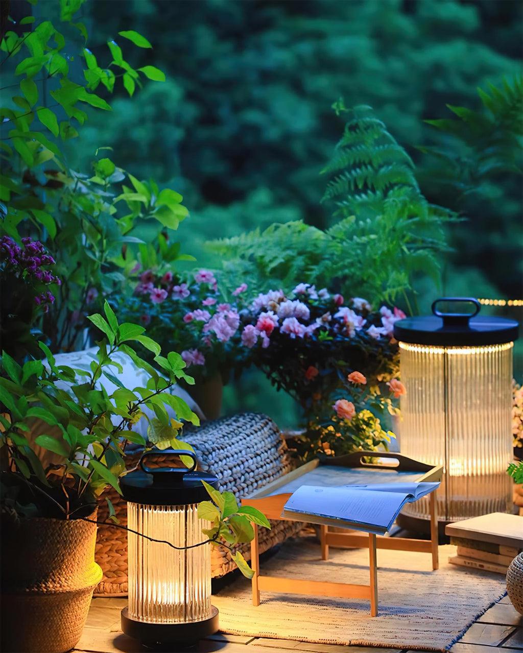 Greta Outdoor Lamp