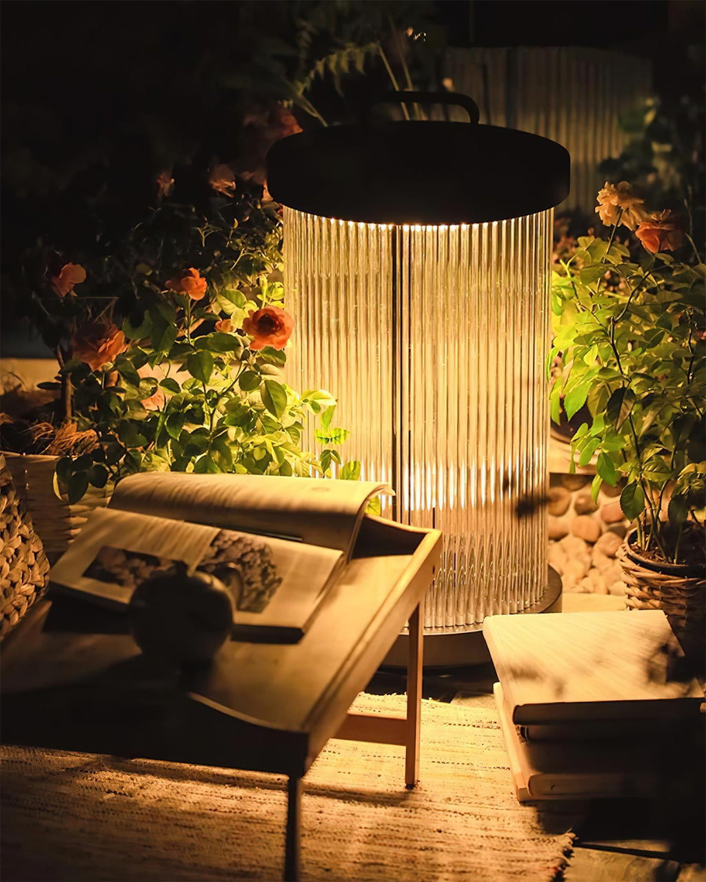 Greta Outdoor Lamp
